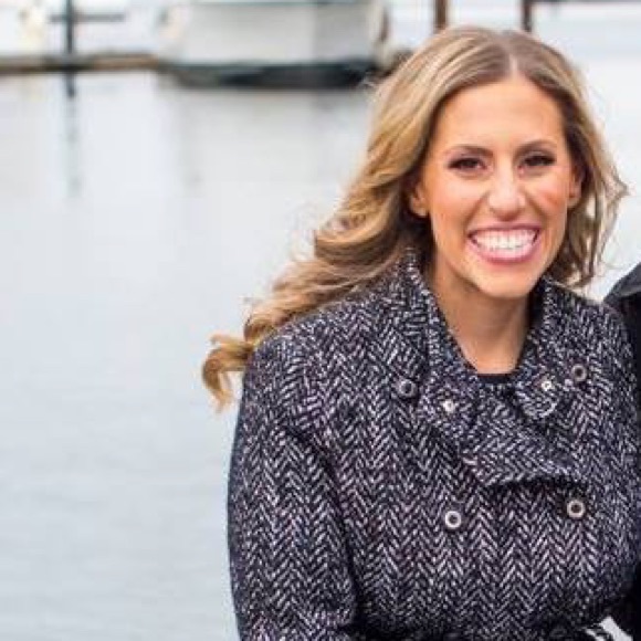 Meet your Posher, Lauren - Picture 1 of 1